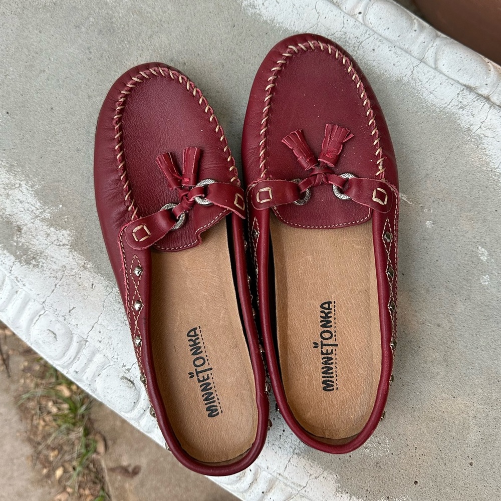 Minnetonka Red Leather Slip On Loafers Tassels Silver Embellishments Size 7